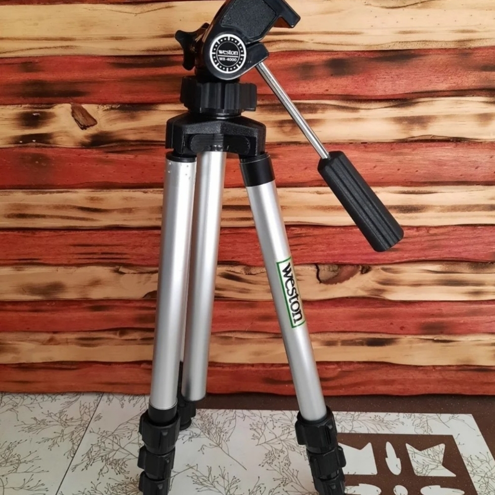 Tripod Weston 4 Section Telescoping #WX4000 Open Box